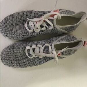 Light Gray Energy Life Knit Lace-Up Sneakers